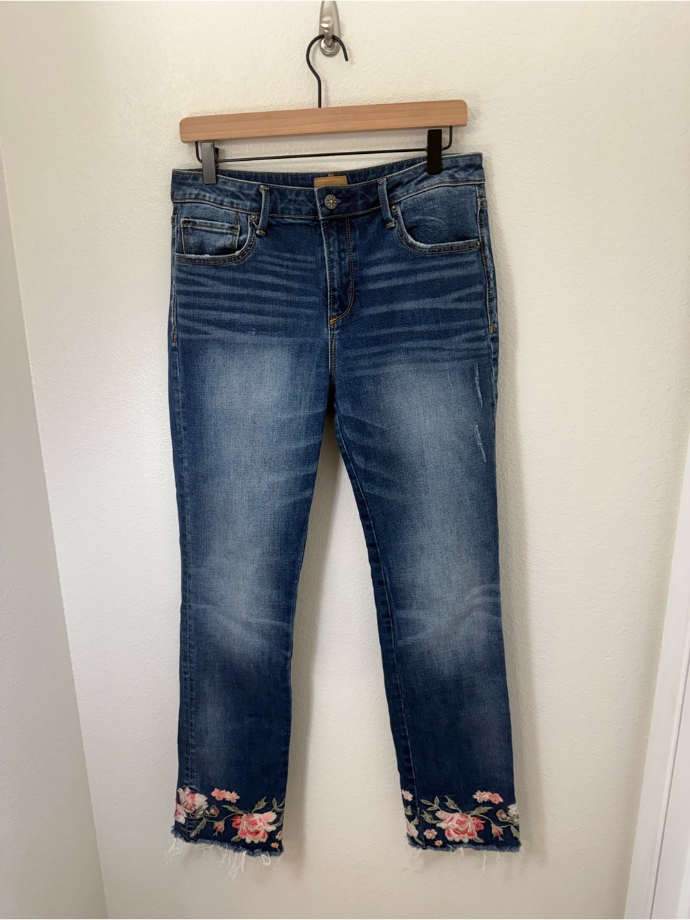 Driftwood Collette Floral Embroidered Straight Leg Cropped Jean 29